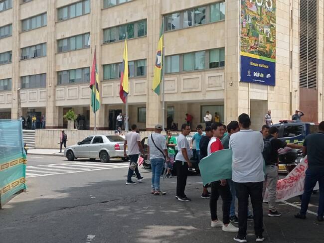 Transportadores informales dicen que continúan en alerta