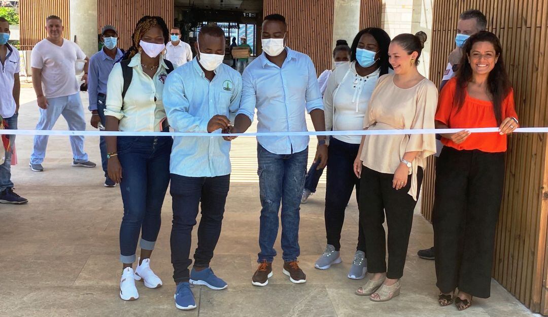 Entregan boutiques a la comunidad de la Isla de Barú