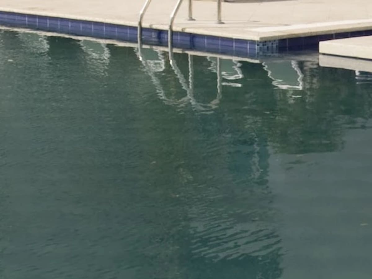 Alarma en Santa Marta tras la muerte de una niña que contrajo un parásito en una piscina