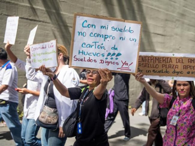 Venezolanos por medio de protestas exigen servicios básicos