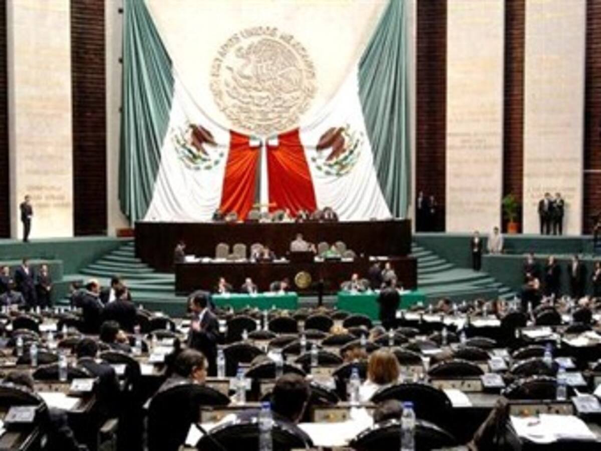 La policía blinda el Congreso mexicano ante la investidura de Peña Nieto