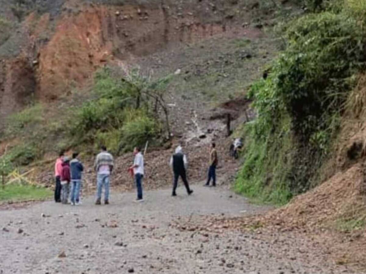 Vía entre Risaralda y Chocó presenta restricciones por derrumbes