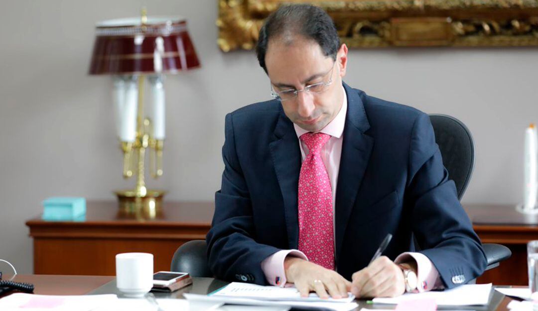 José Manuel Restrepo, ministro de Hacienda, presenta la nueva reforma tributaria.