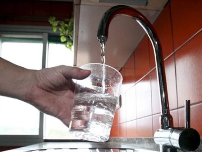 Gobernador de Cundinamarca da detalles del proyecto que llevó agua potable a La Mesa