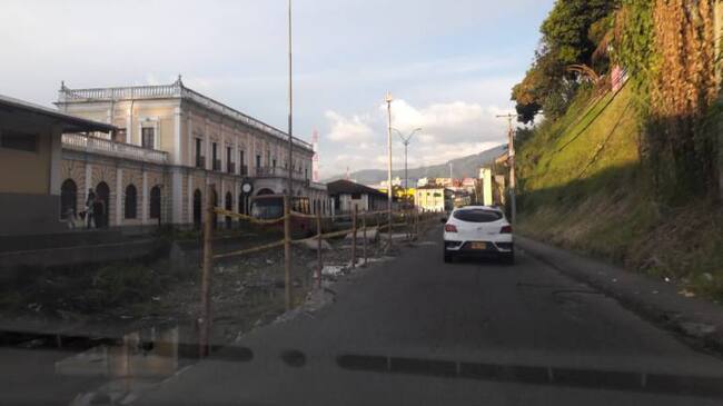 Facebook caracol radio Armenia 1150am línea WhatsApp 3155681277