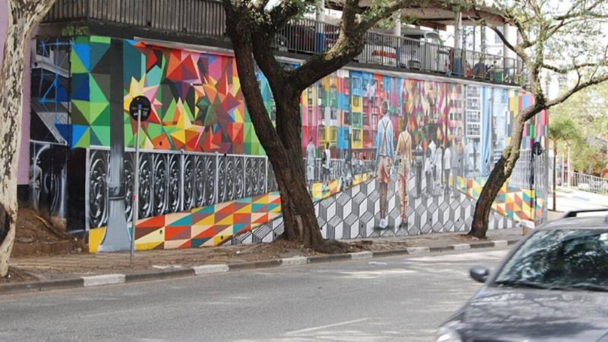 Otro artista conocido es Eduardo Kobra. Este grafiti, sobre una pared de la iglesia Calvary, muestra al antiguo Sao Paulo.