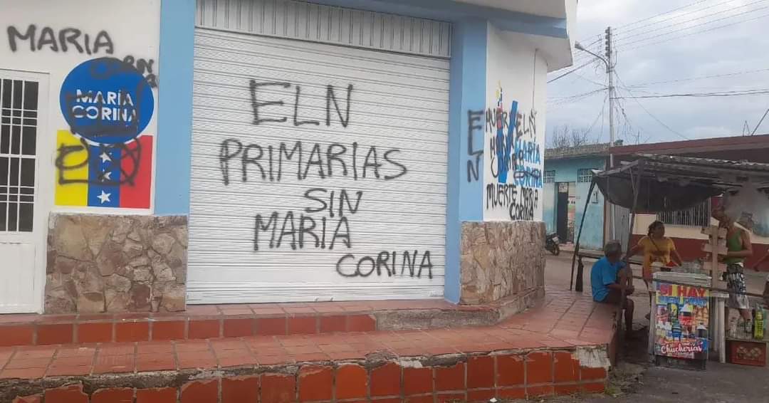 Grafitis intimidatorios contra líder María Corina Machado en La Fría/ Foto Cortesía
