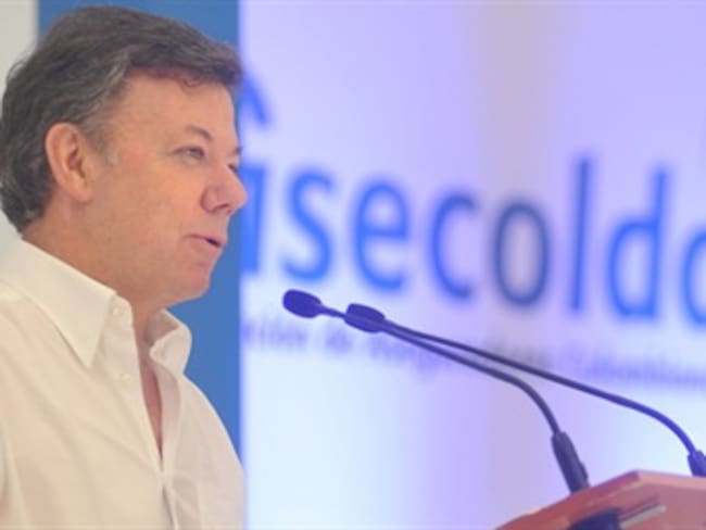 El sistema de pensiones debe cambiar: Presidente Santos