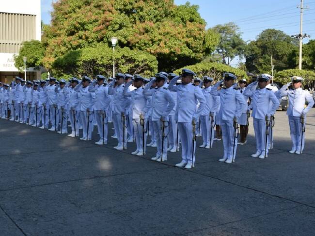 Oficiales de la Armada Nacional reciben formación académica en Cartagena