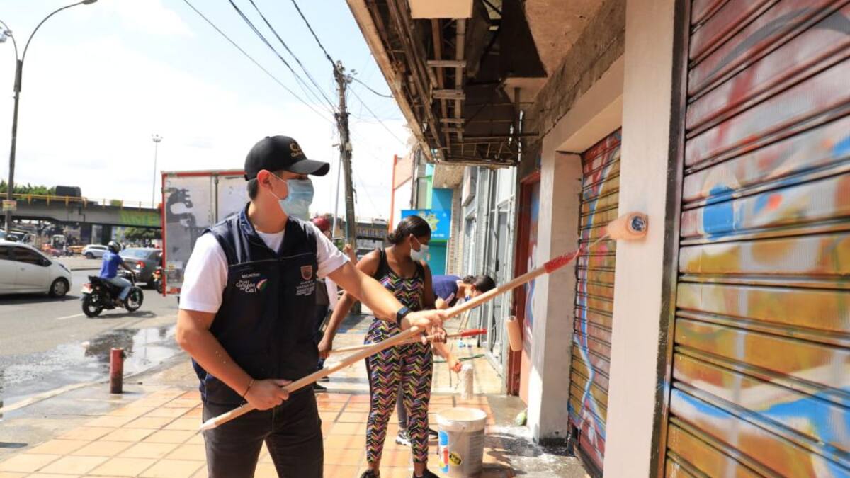 Pintatón en "La Luna" busca reactivación económica y embellecer el sector