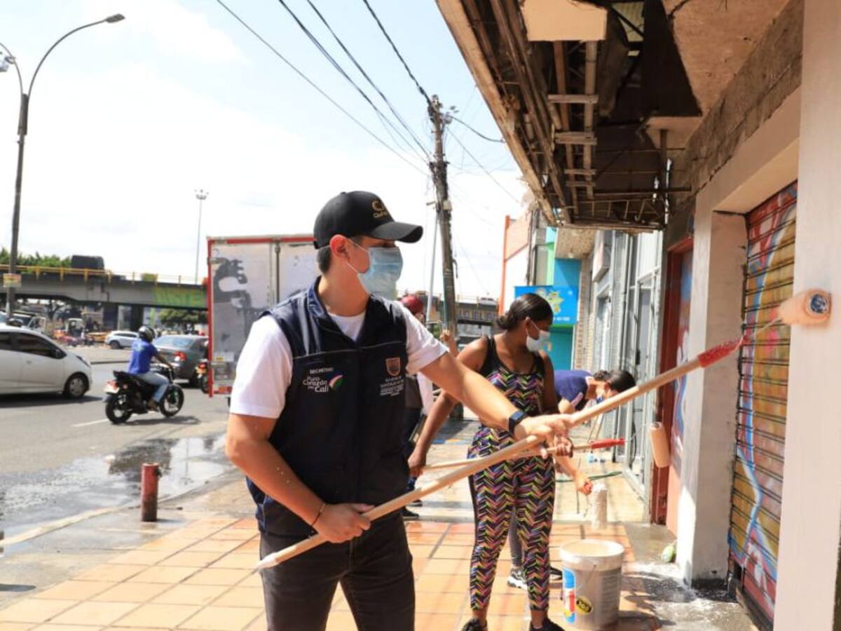 Pintatón en "La Luna" busca reactivación económica y embellecer el sector