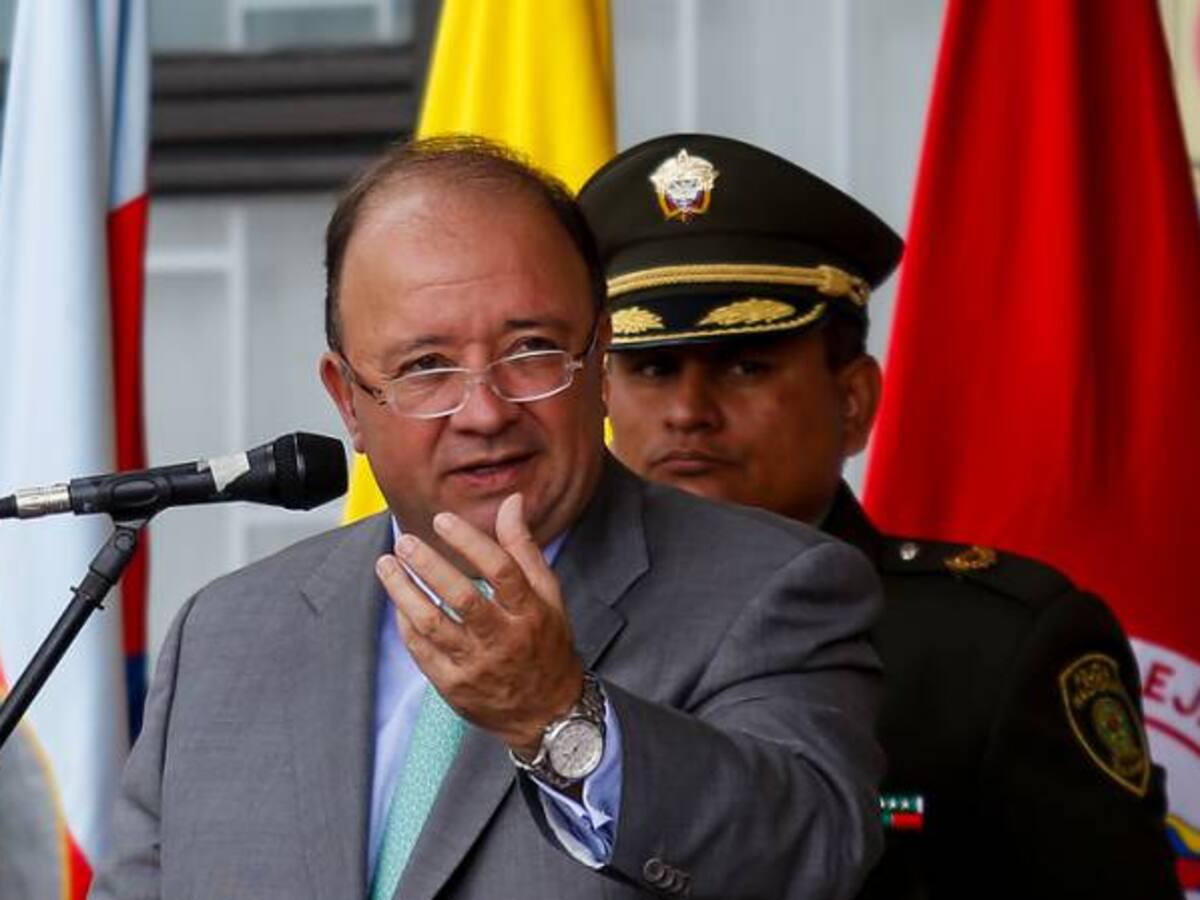 En paro de transportadores tres uniformados resultaron heridos: MinDefensa