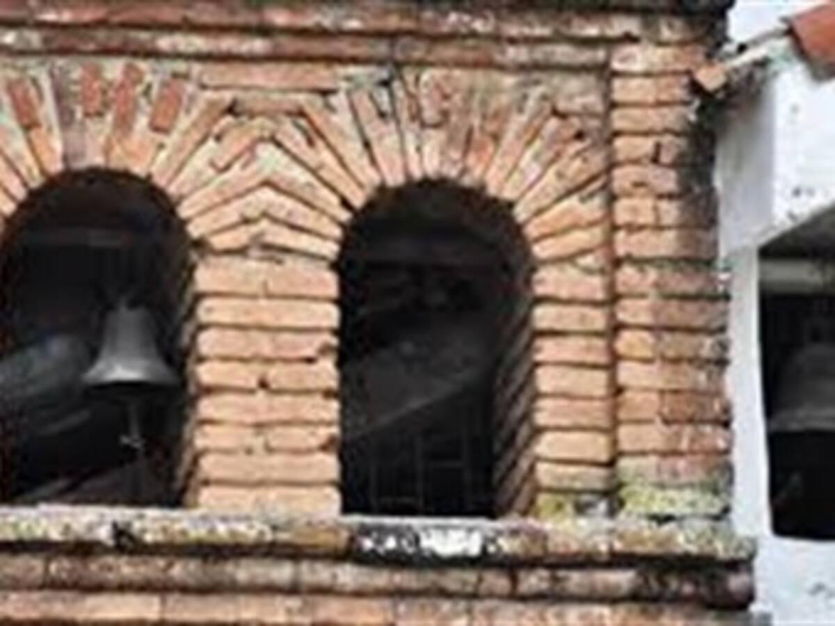 Desde el campanario de la iglesia un gramalotero intento suicidarse