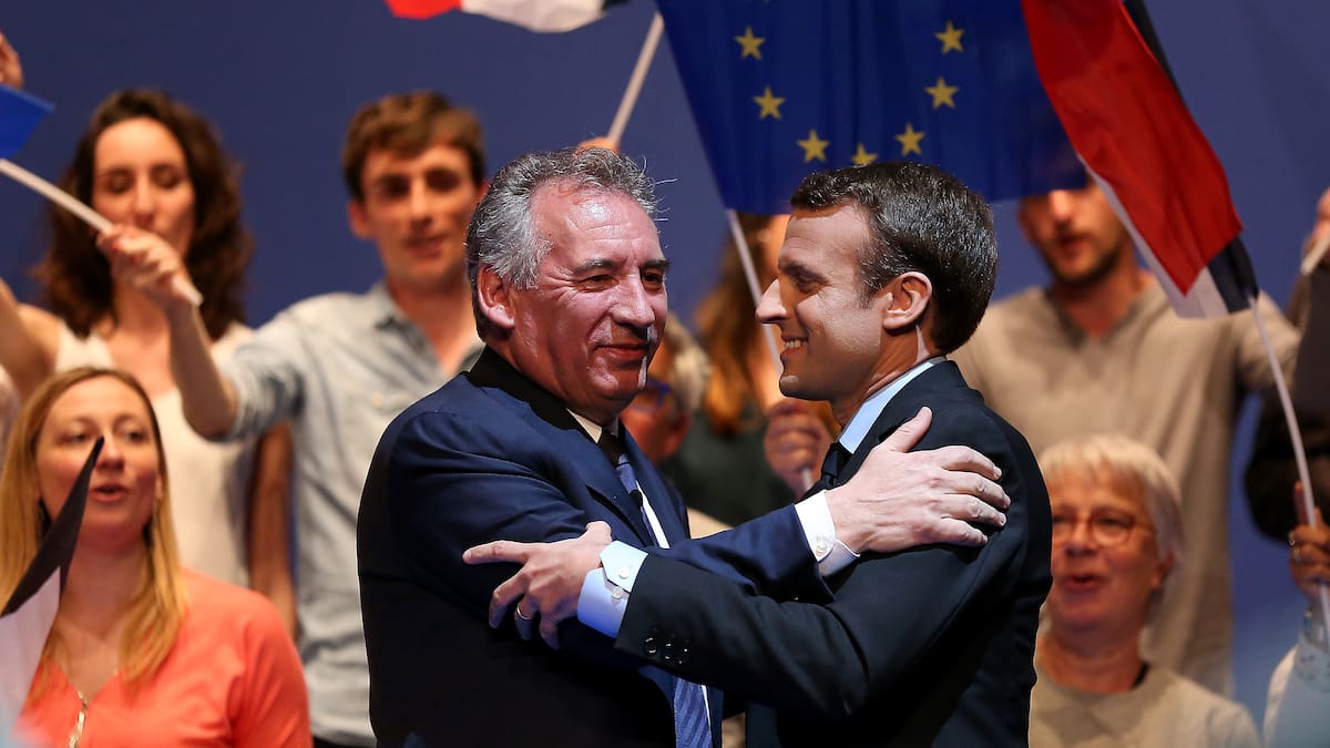 Francia: Parlamento tumba gobierno de Macron y obliga nombrar nuevos ministros
