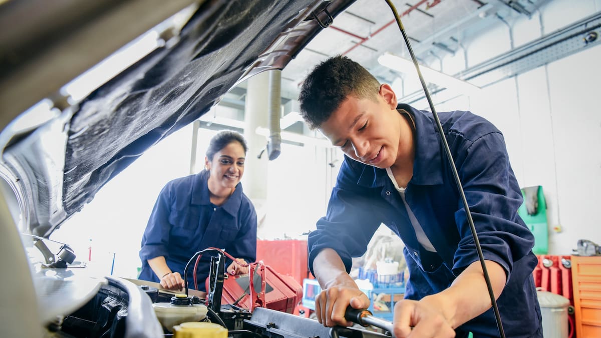 7 universidades en Colombia para estudiar mecánica automotriz; ¿en dónde quedan?