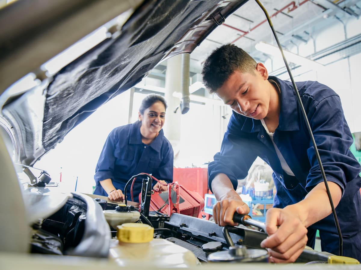 7 universidades en Colombia para estudiar mecánica automotriz; ¿en dónde quedan?