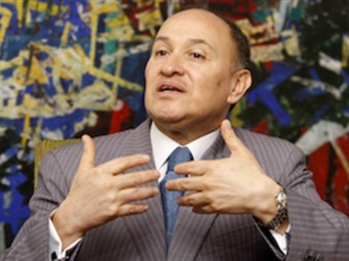 Denuncian que candidato a la Corte Constitucional no habría declarado millonario contrato