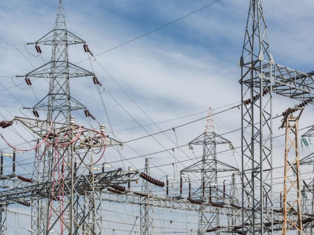 Procuraduría pide reforzar seguridad de redes eléctricas luego de atentados en el Tolima