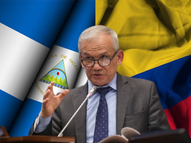 Banderas de Nicaragua y Colombia y Carlos Ramón González. Fotos: Getty Images / (Colprensa-Senado de la República).