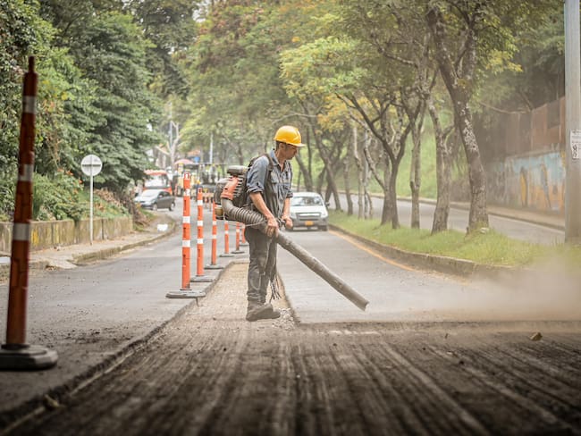 Recuperación de la malla vial en la avenida Guabinal en Ibagué