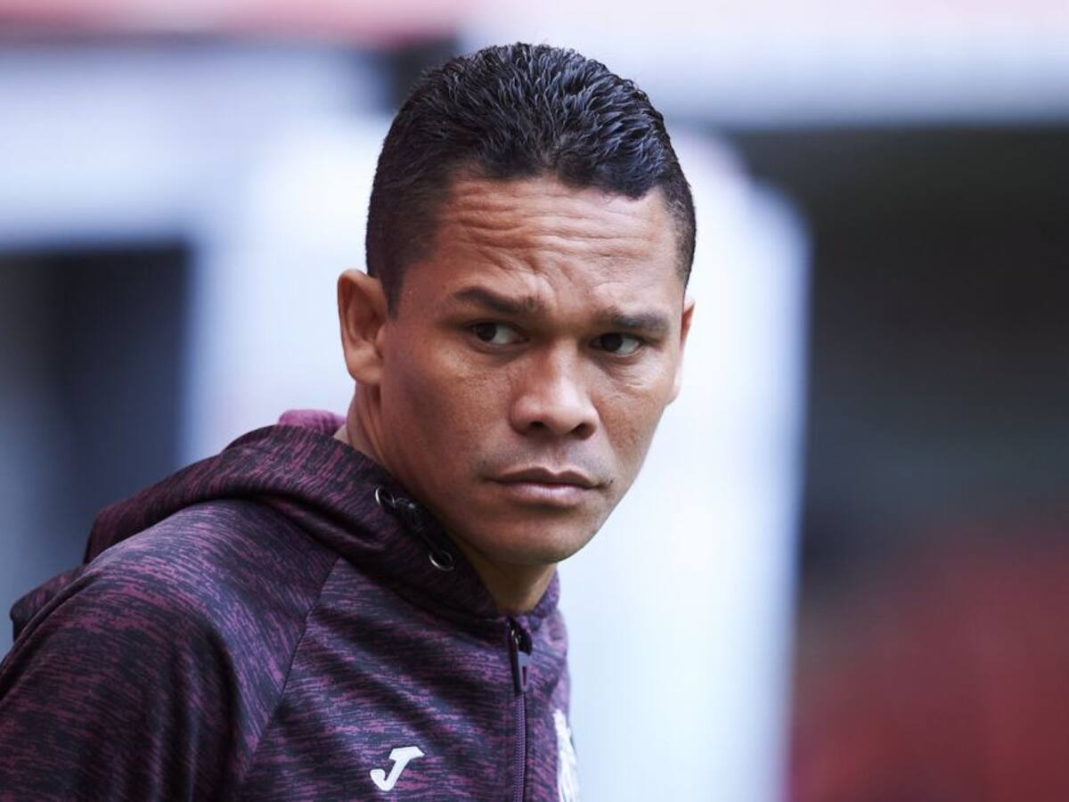 Las confesiones de Bacca: problemas en el Milan y ‘ojitos’ al Sevilla