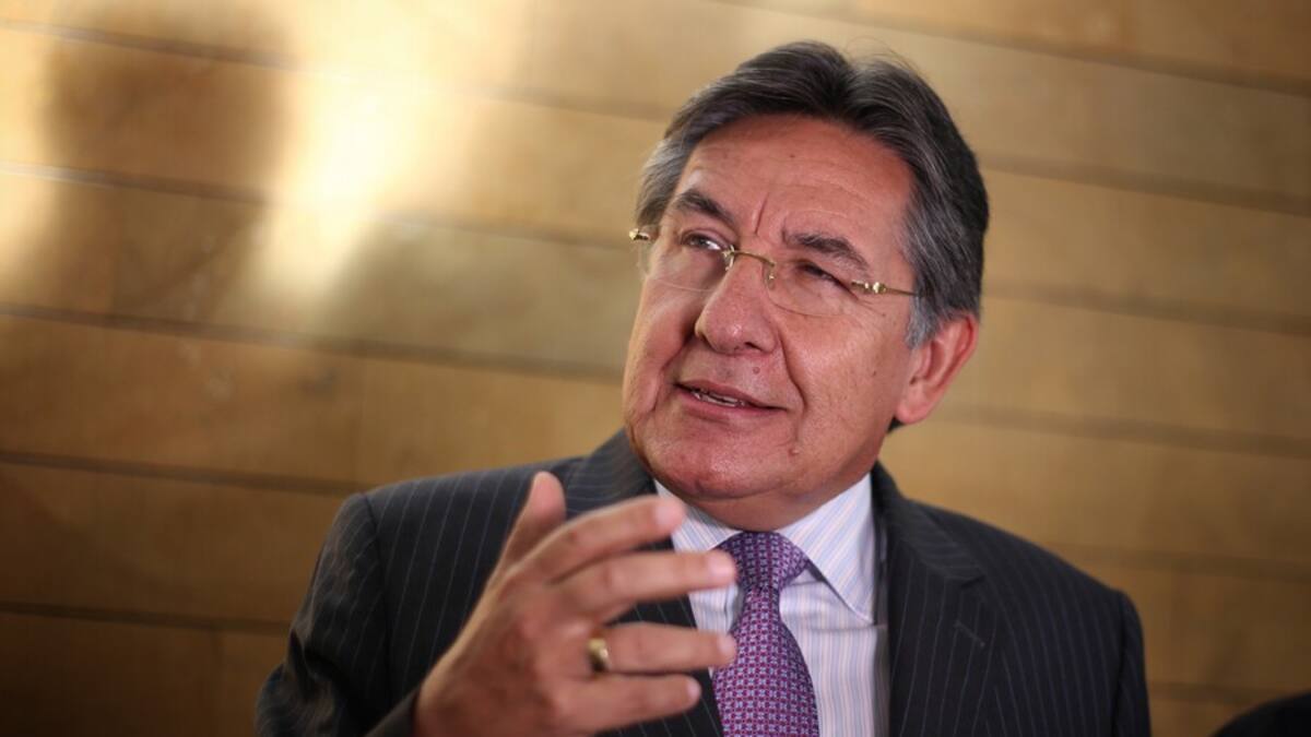 Néstor H. Martínez a Comisión de la Verdad por Santrich: propongo Tribunal de Honor