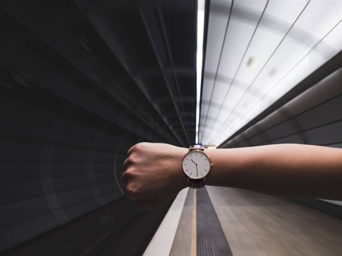 Viajero del tiempo predice que una celebridad que se creía muerta revelará que está viva