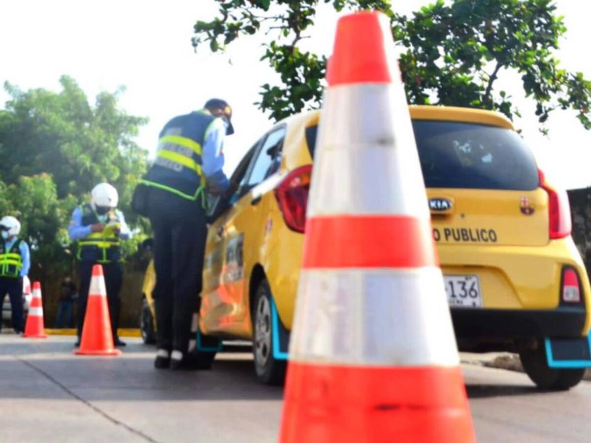 Distrito expide nuevo decreto de medida de pico y placa para taxis