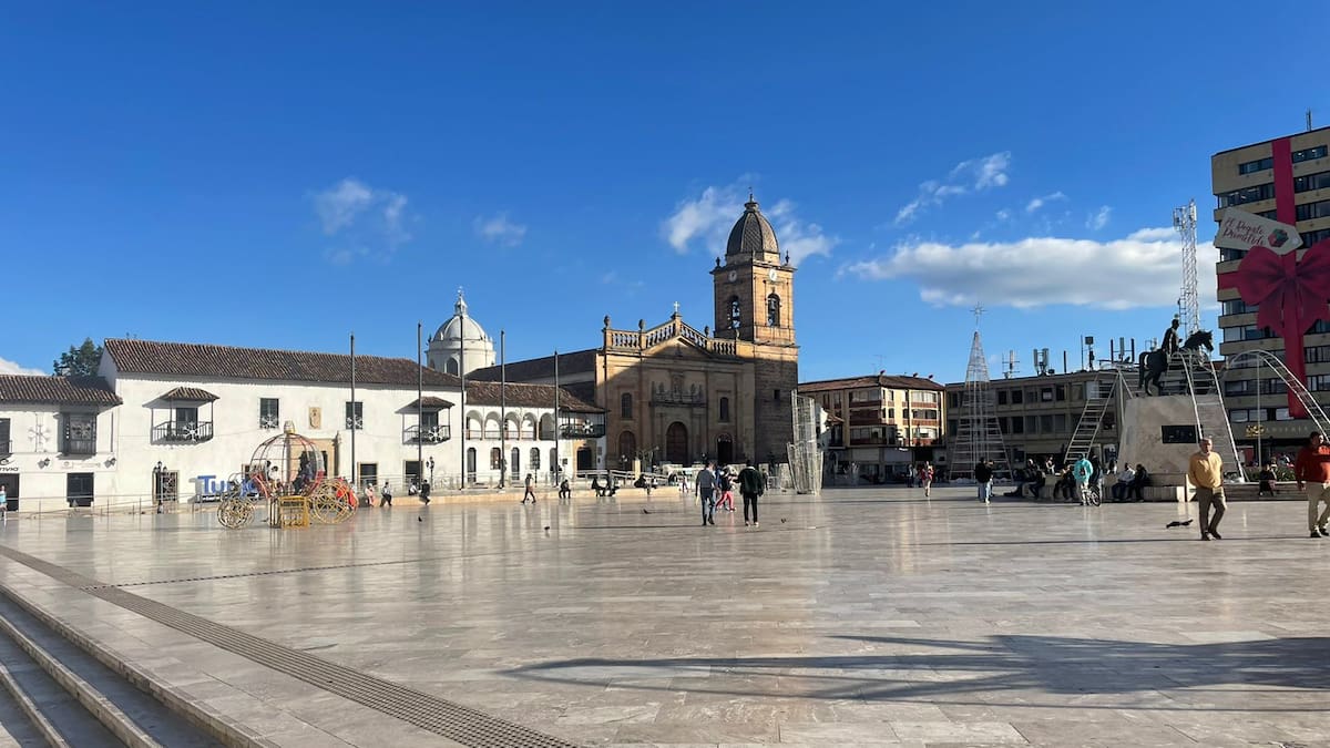 Alcaldía de Tunja tendría que hacer mantenimiento a losas de la Plaza de Bolívar