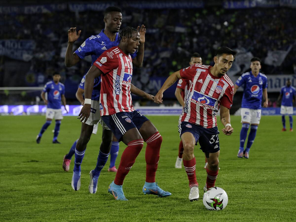 Sambueza y la razón por la que Junior no brilla en Bogotá: la cancha ha estado mala