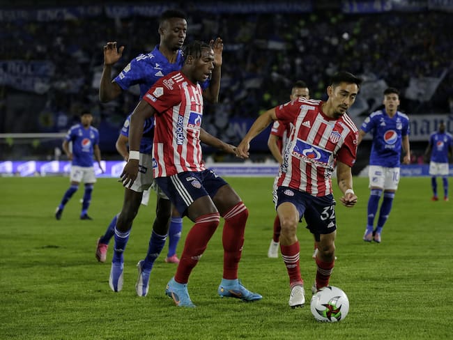 Fabián Sambueza: Las últimas veces que fuimos al Campín, la cancha estuvo mala