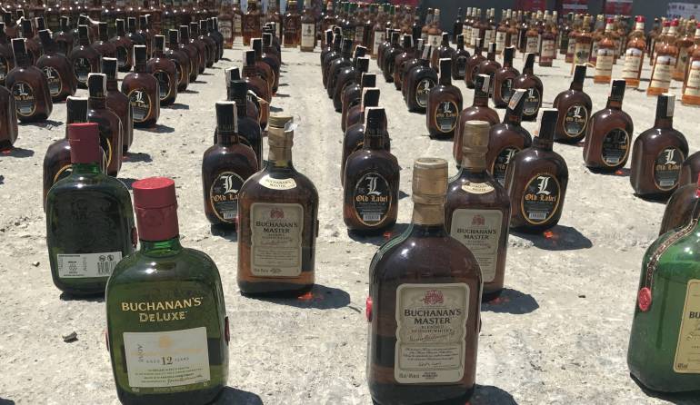 En la aprehensión hay más de 5 mil litros de whisky de contrabando. /FOTO CARACOL RADIO