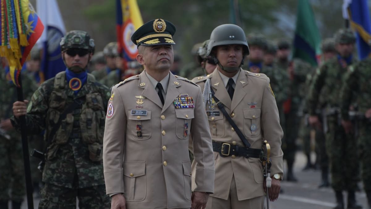 General Yor William Cotua asumió como comandante de División de Aviación Asalto Aéreo del Ejército