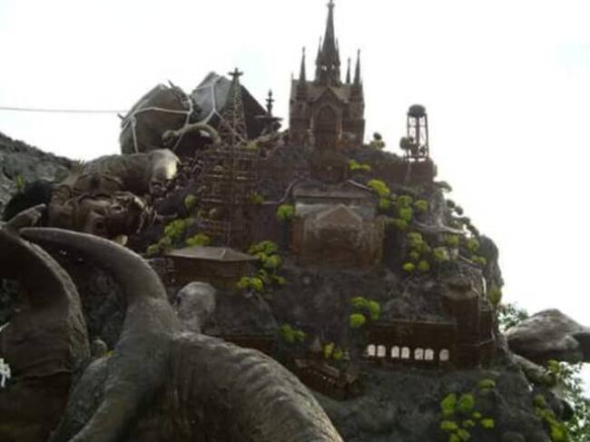 Monumento a Los Colonizadores en el barrio Chipre de Manizales