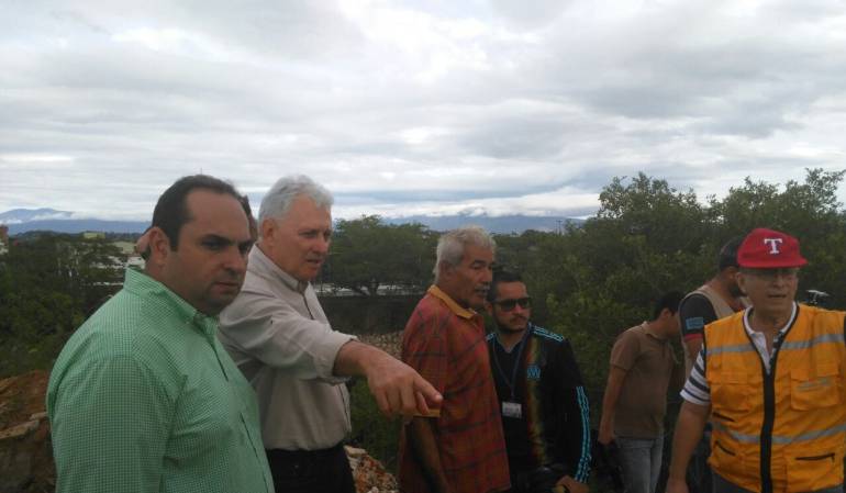 Cesar Rojas Alcalde de Cúcuta, Gregorio Angarita Director de Corponor y la comunidad del río Pamplonita