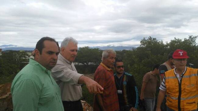 Cesar Rojas Alcalde de Cúcuta, Gregorio Angarita Director de Corponor y la comunidad del río Pamplonita