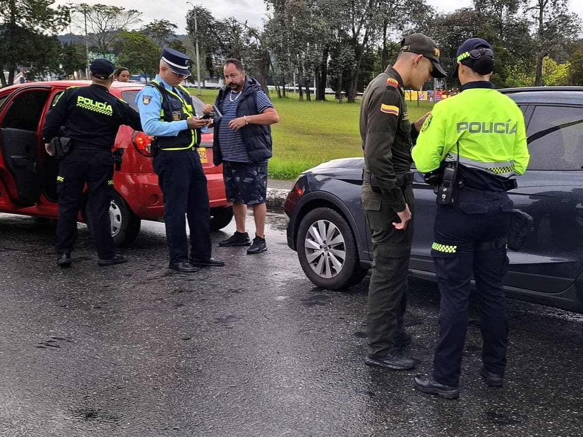 Refuerzan controles al transporte informal en el Aeropuerto José María Córdova