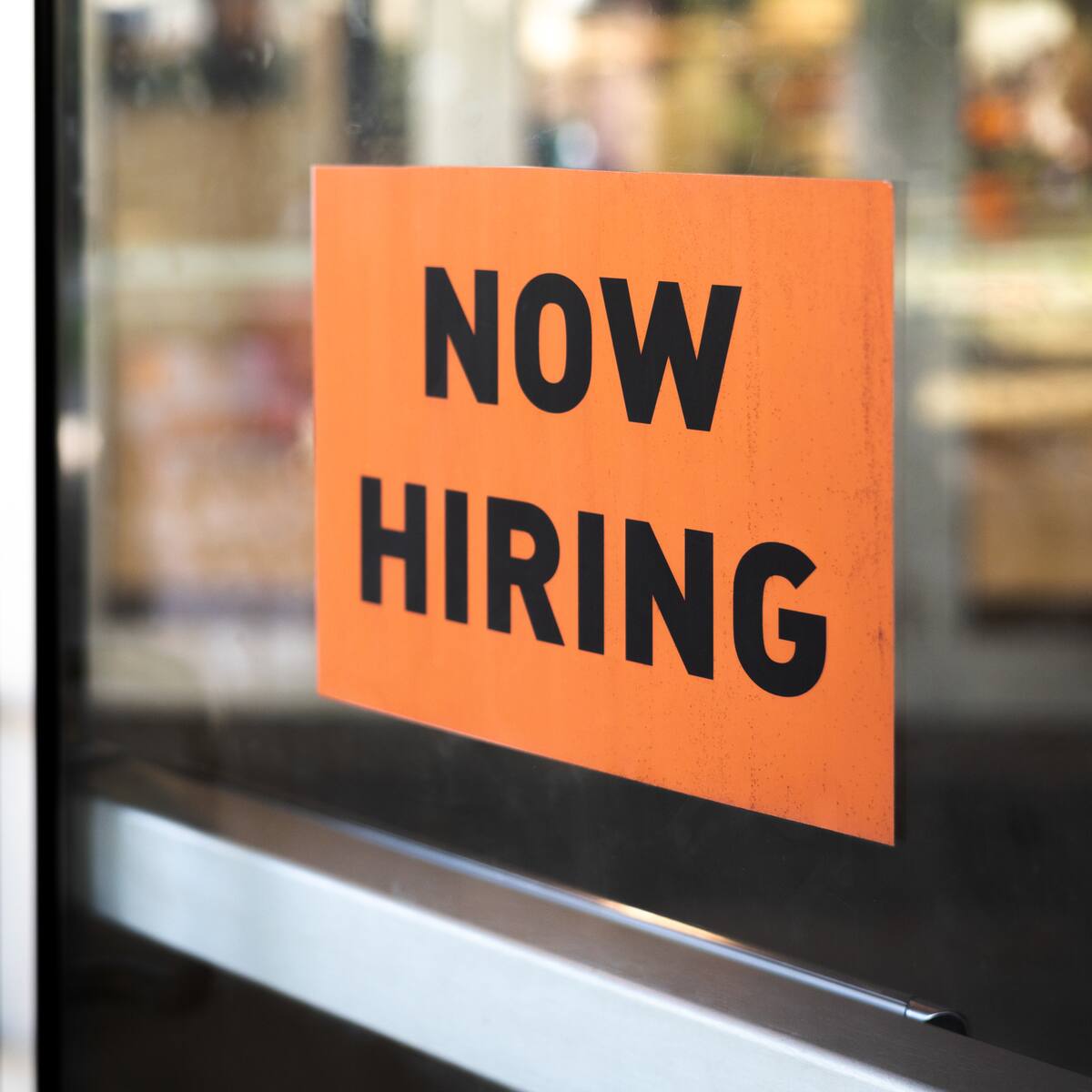 EE.UU. agregó 517.000 trabajos en enero y el desempleo está en su mínimo histórico