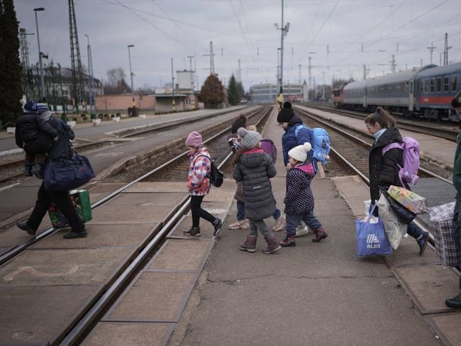 Refugiados intentan llegar a Hungría. Foto: Getty