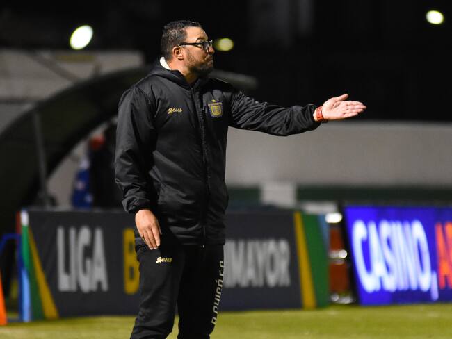 Mario García, técnico del Boyacá Chicó. Photo: VizzorImage / Edward Leguizamon / Cont