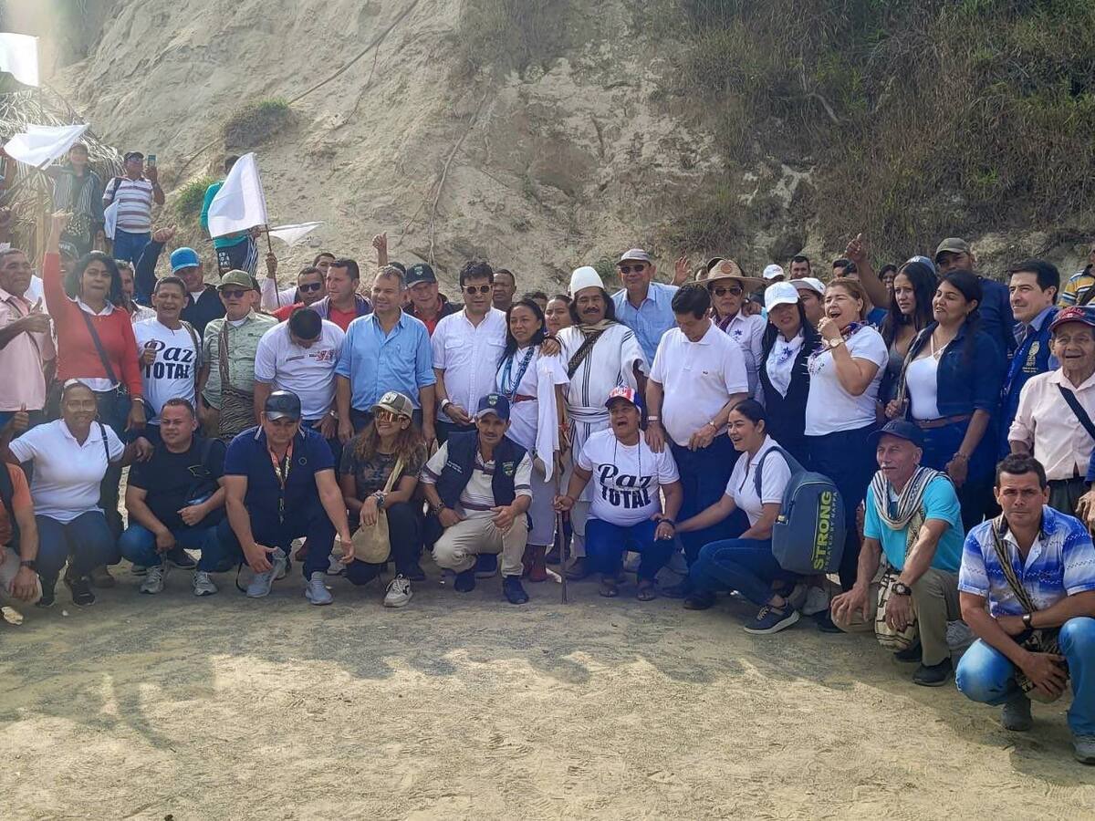 Denuncian que ‘grupos oscuros’ suplantan a líderes para atacar al delegado de la paz con las ACSN