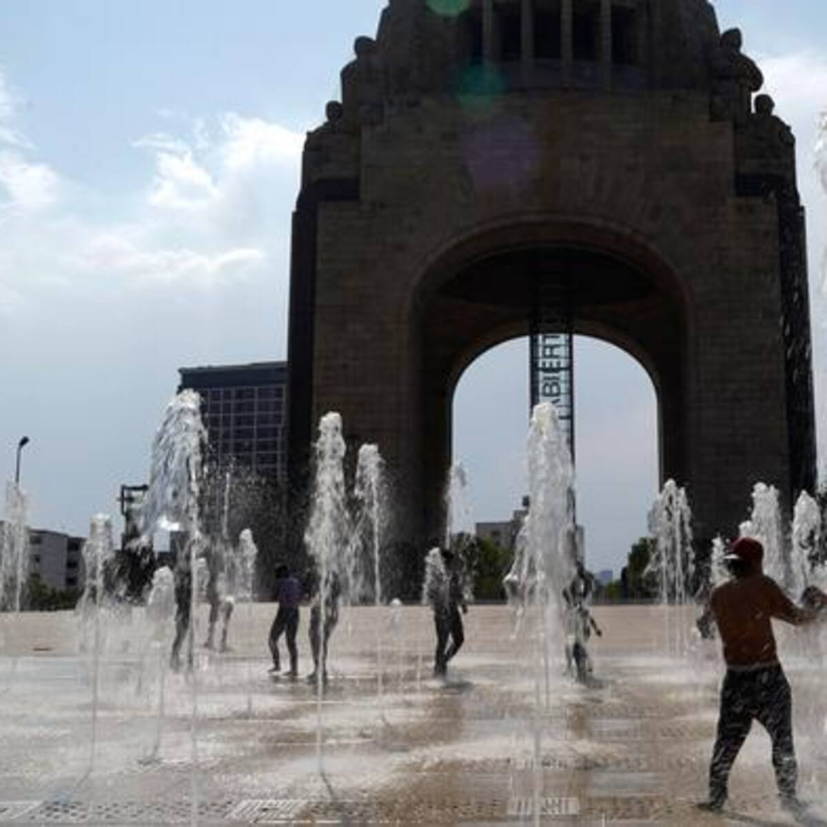 Calor de más de 50 grados Celsius causa diez muertos en México