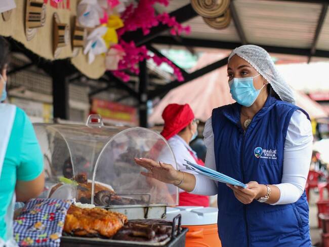 Funcionarios de la Secretaría de Salud de Ibagué visitaron la plaza de mercado de la 21