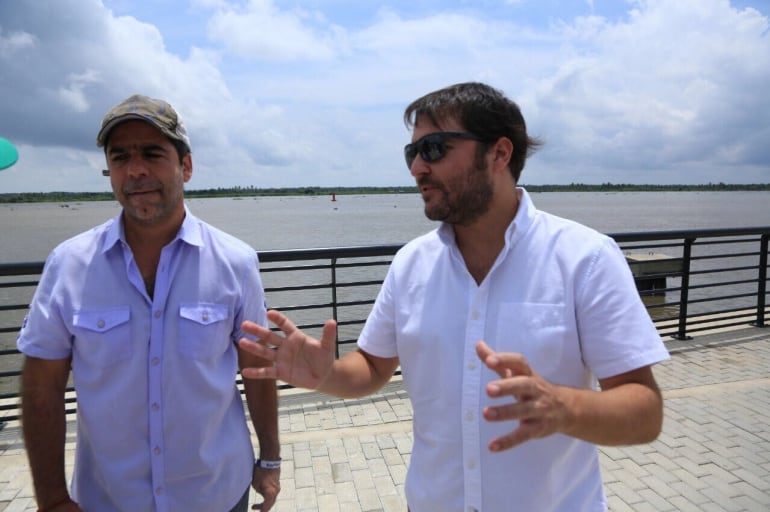 El nuevo Ministro de Vivienda, Jaime Pumarejo (der.) junto al alcalde del Barranquilla(izq.)