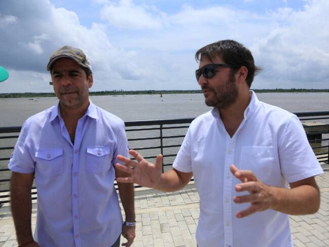 El nuevo Ministro de Vivienda, Jaime Pumarejo (der.) junto al alcalde del Barranquilla(izq.)