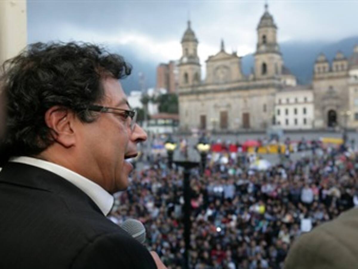 Petro se reúne con estudiantes para solucionar la crisis de la U. Distrital