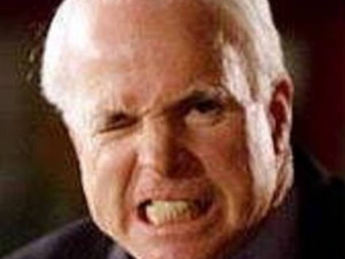 John McCain responde con humor ante la adversidad