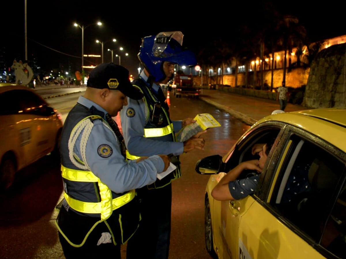 Inmovilizados 20 taxis por no portar tarjeta de control en Cartagena