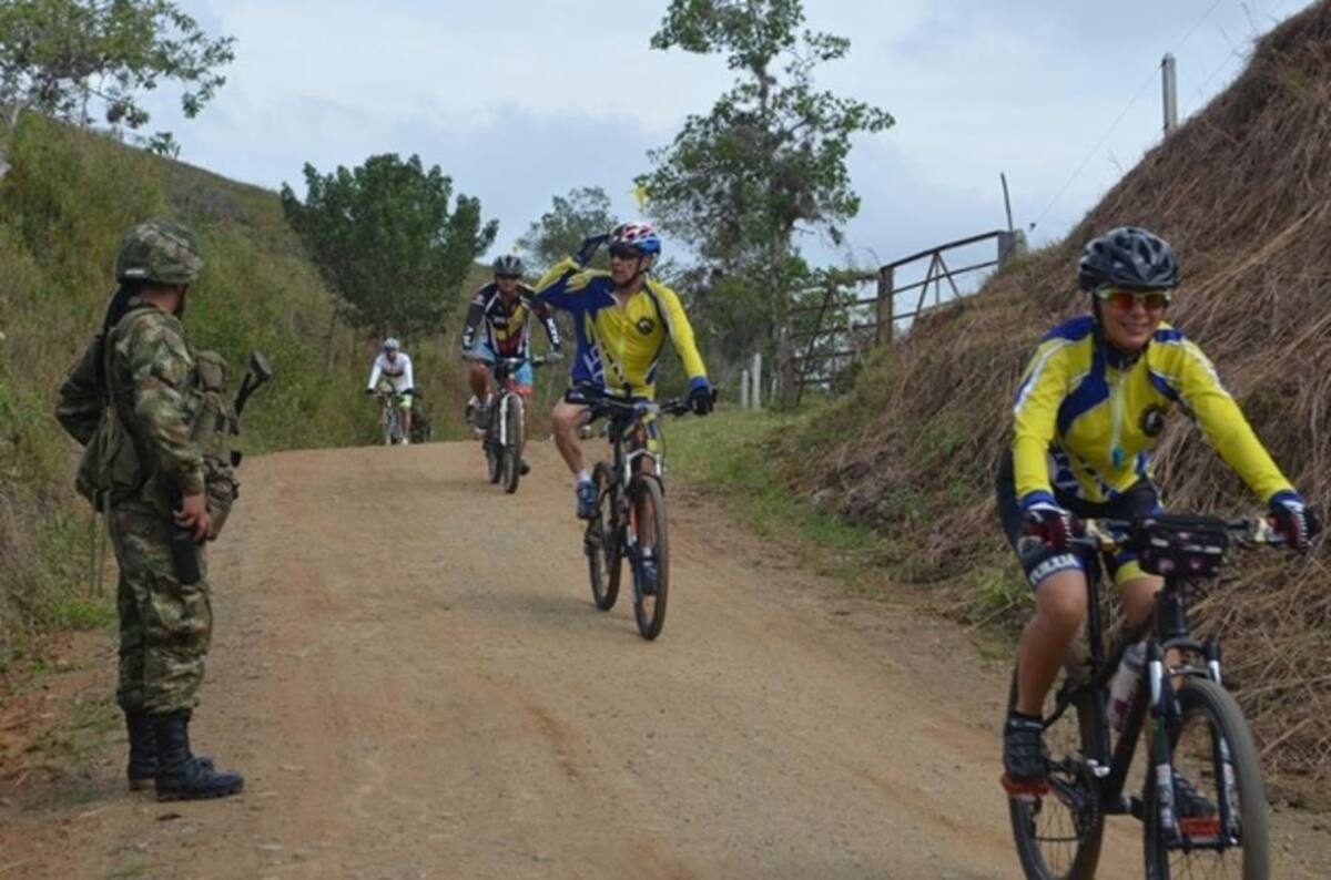 Ciclopaseo en el Valle contra el reclutamiento de menores.