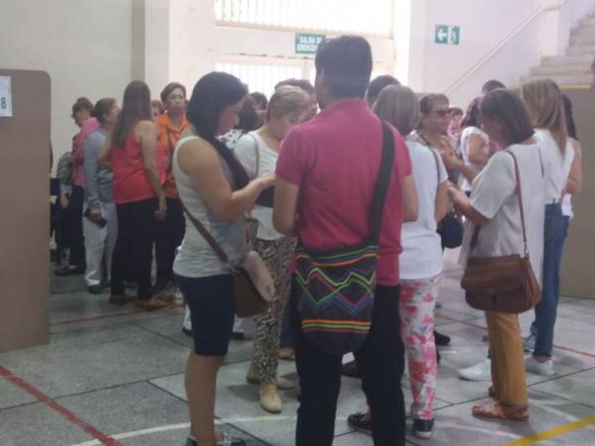 Se agotaron los tarjetones de la consulta de derecha